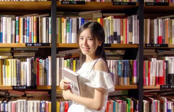 文学系清 纯 女除 了图 书馆的业 余爱好