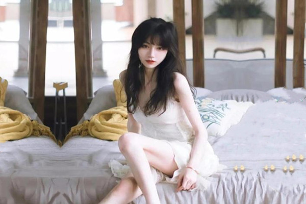 骚 货老婆 性 瘾 强找三个单男齐 操 骚 逼